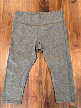 Athleta Ultimate Stash Pocket Capri Leggings